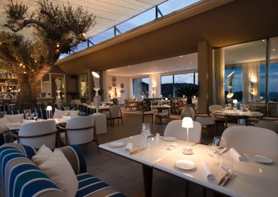 Hôtel de luxe on the Riviera