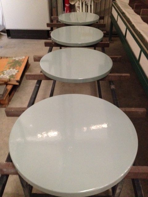 Plateaux de table en pierre de lave émaillée pour l'hôtel Millesime à St Germain des Prés